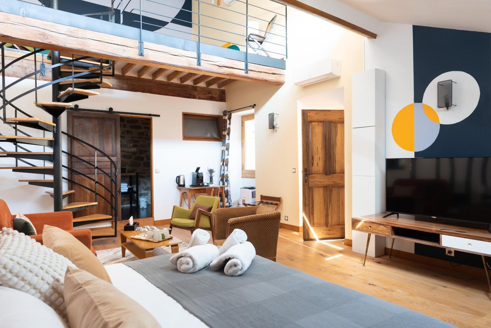 La Maison D'En Bas Des Seigneurs Cucuron Ngoại thất bức ảnh