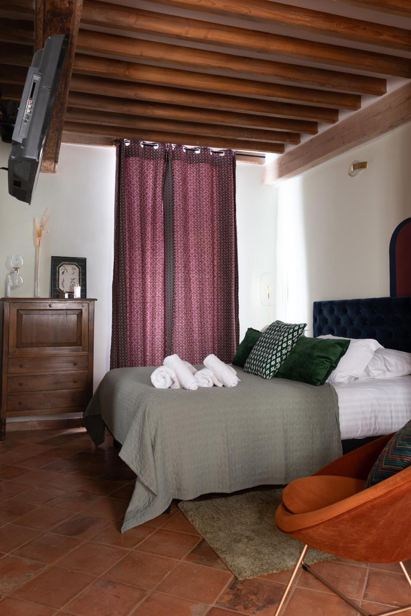 La Maison D'En Bas Des Seigneurs Cucuron Phòng bức ảnh