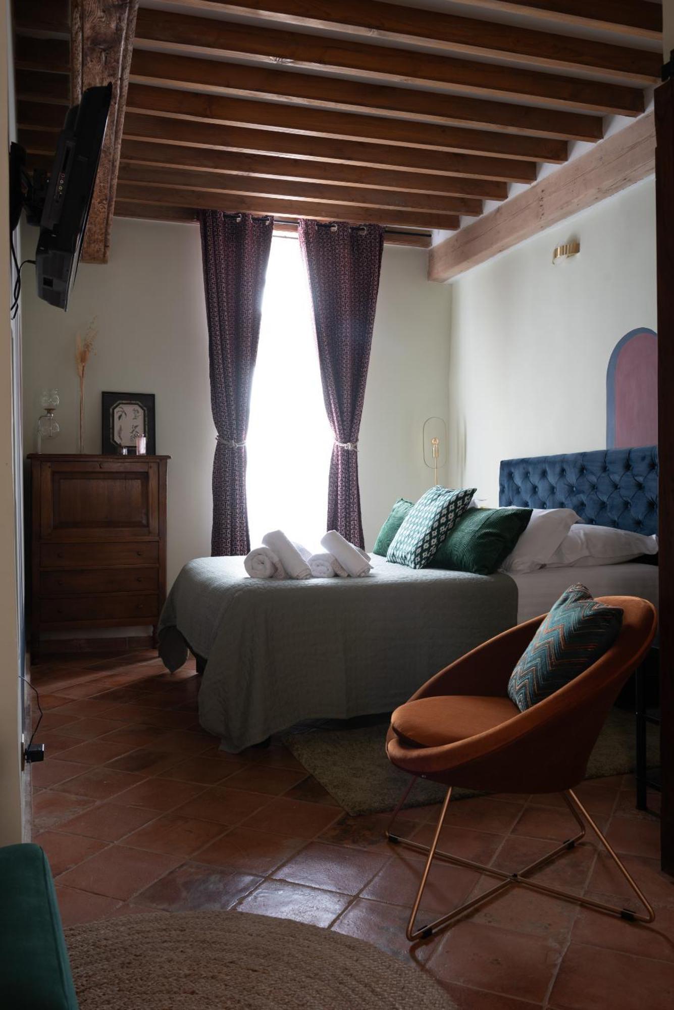 La Maison D'En Bas Des Seigneurs Cucuron Phòng bức ảnh